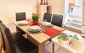 Cozy Apartments With Terrace Near Prague Castle
